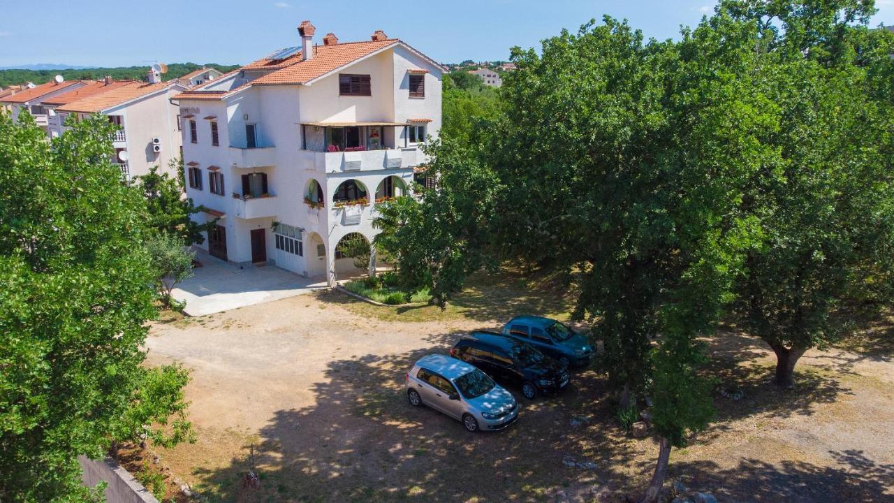 Apartman Mihael Малинска Экстерьер фото
