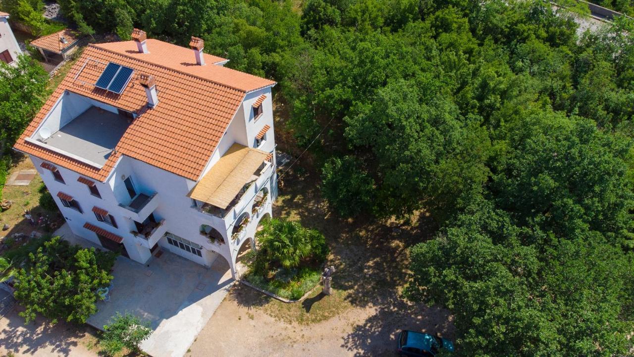 Apartman Mihael Малинска Экстерьер фото