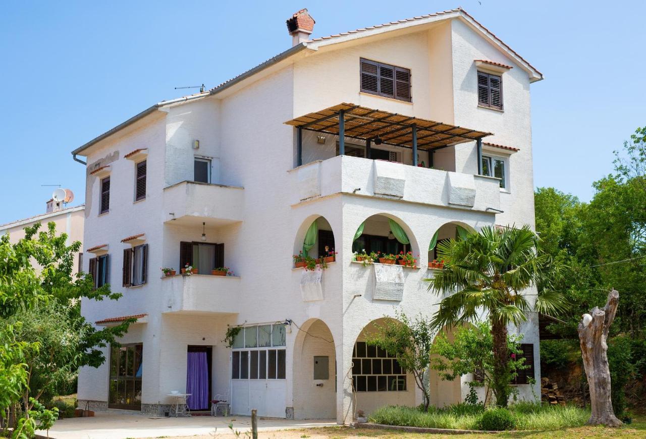 Apartman Mihael Малинска Экстерьер фото