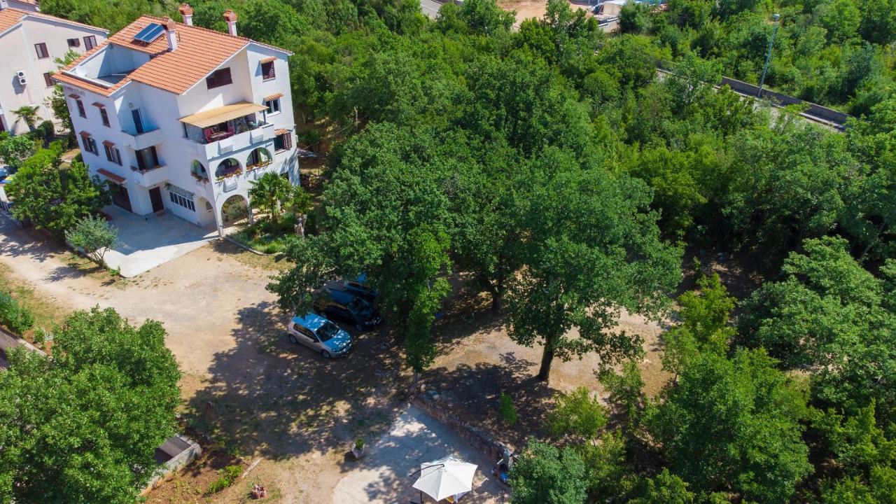 Apartman Mihael Малинска Экстерьер фото
