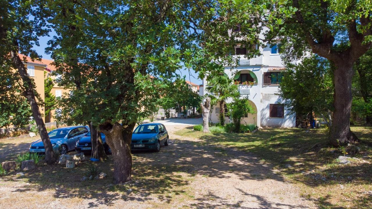 Apartman Mihael Малинска Экстерьер фото