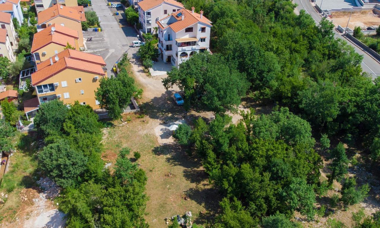 Apartman Mihael Малинска Экстерьер фото