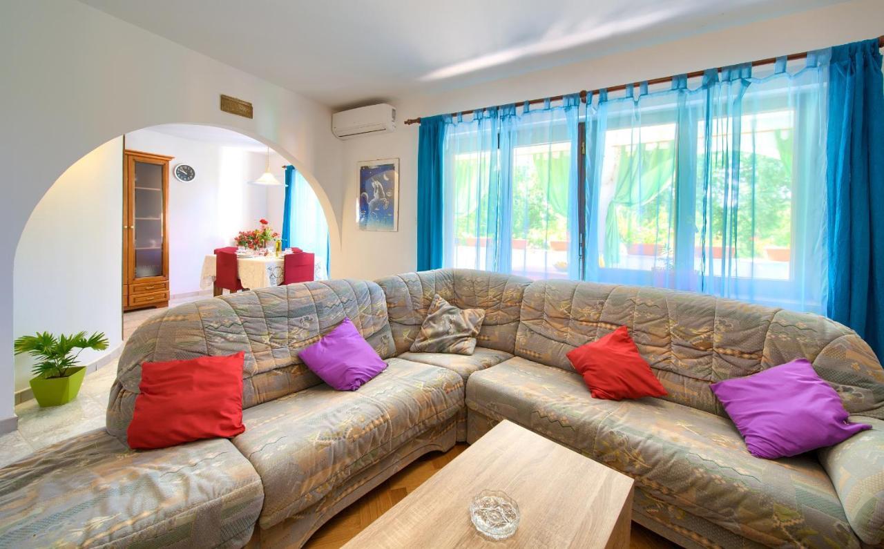 Apartman Mihael Малинска Экстерьер фото