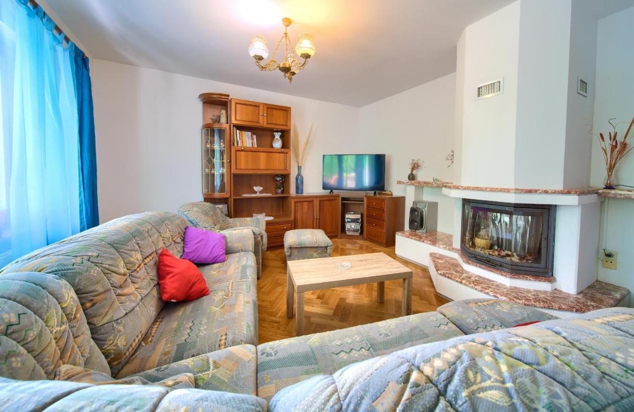 Apartman Mihael Малинска Экстерьер фото