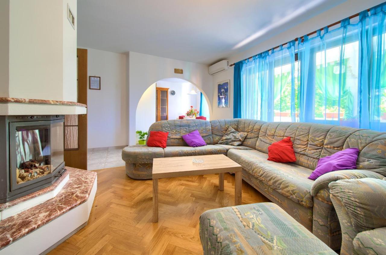 Apartman Mihael Малинска Экстерьер фото