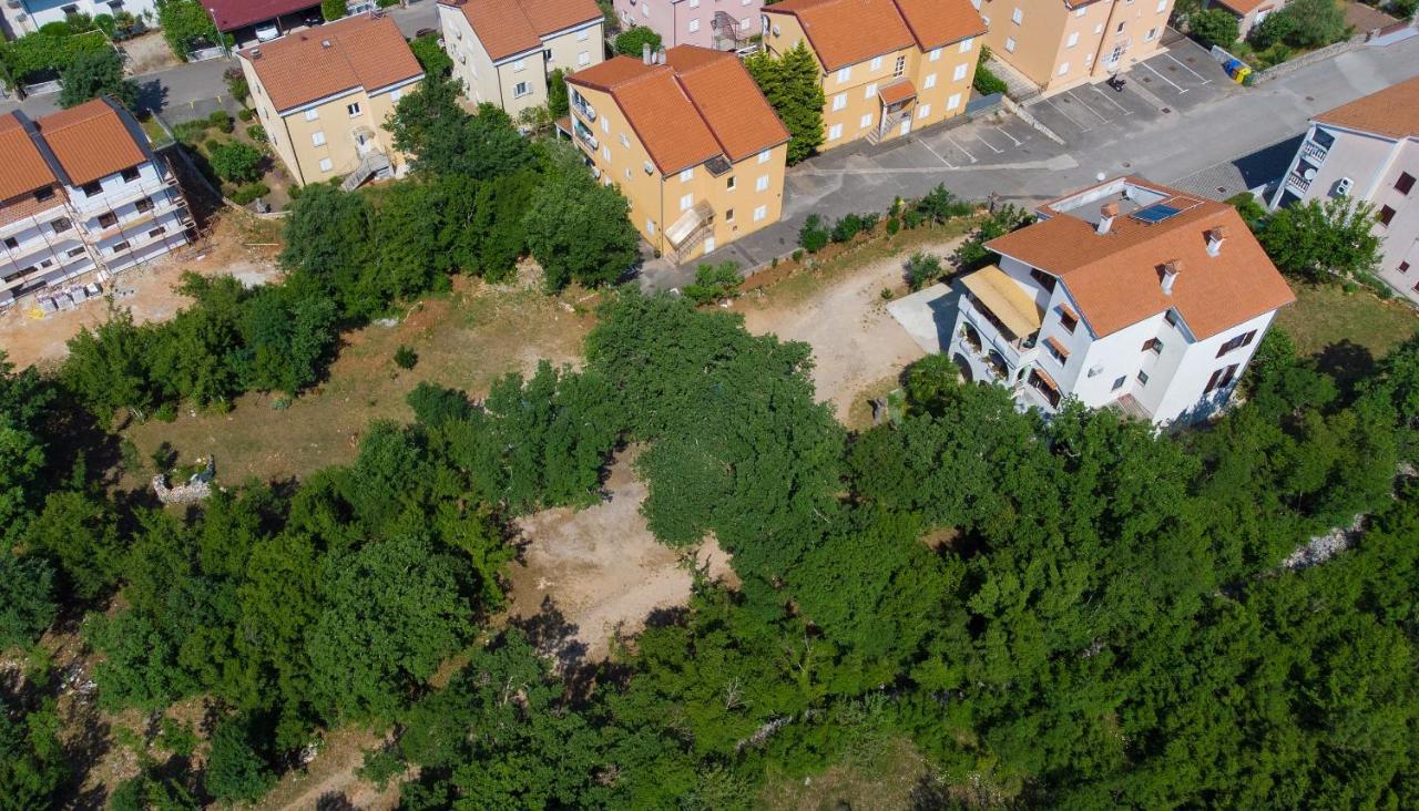 Apartman Mihael Малинска Экстерьер фото