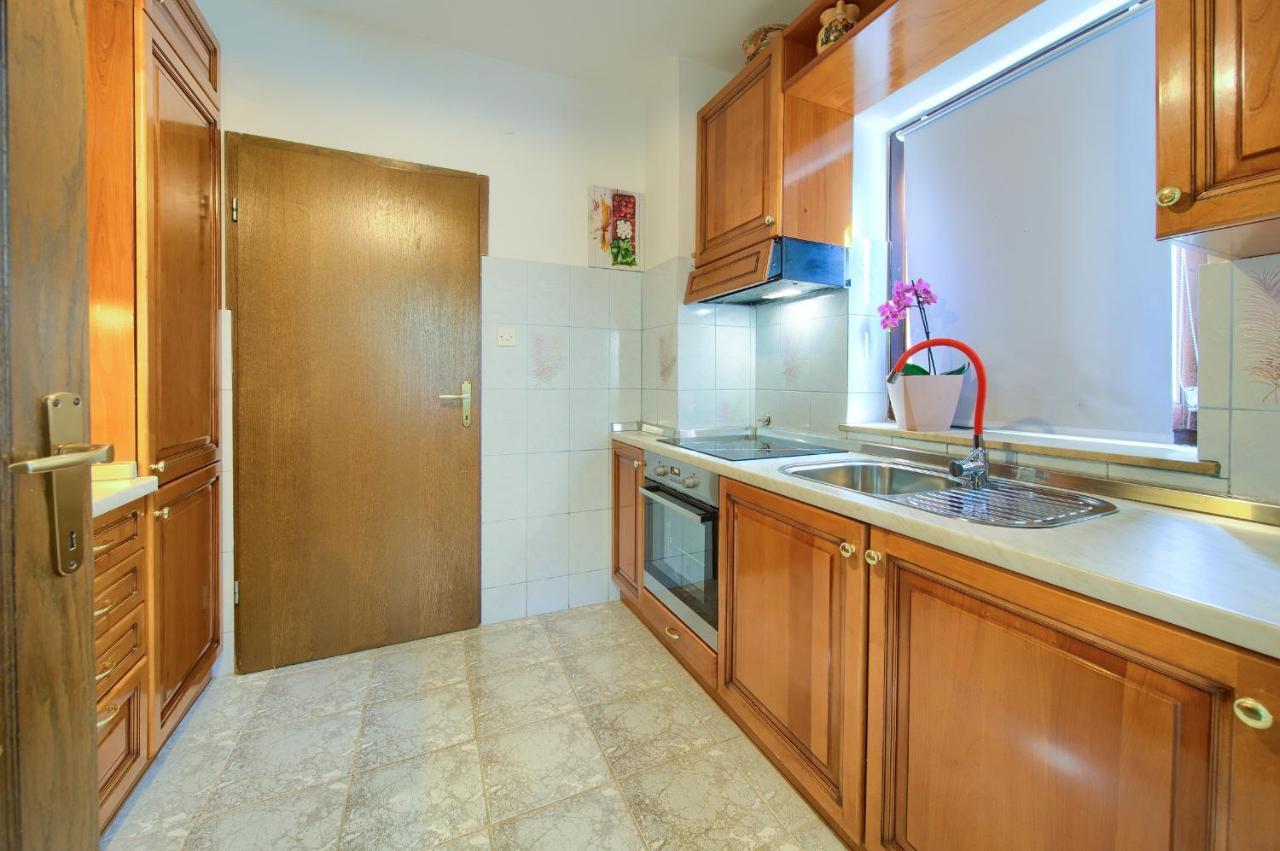 Apartman Mihael Малинска Экстерьер фото